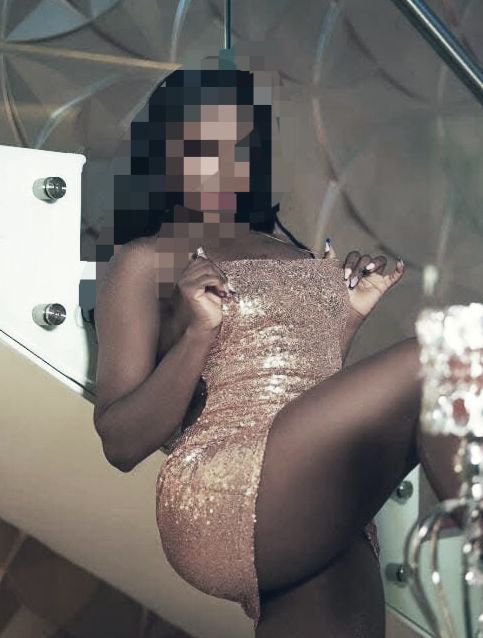 GUARRAS CON GANAS DE POLLA