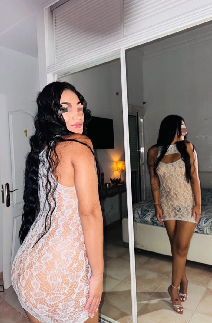 PUTITA ARDIENTE Y VICIOSA QUIERO FIESTA 90 LA HORA