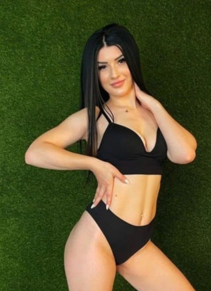 Muy Juguetona