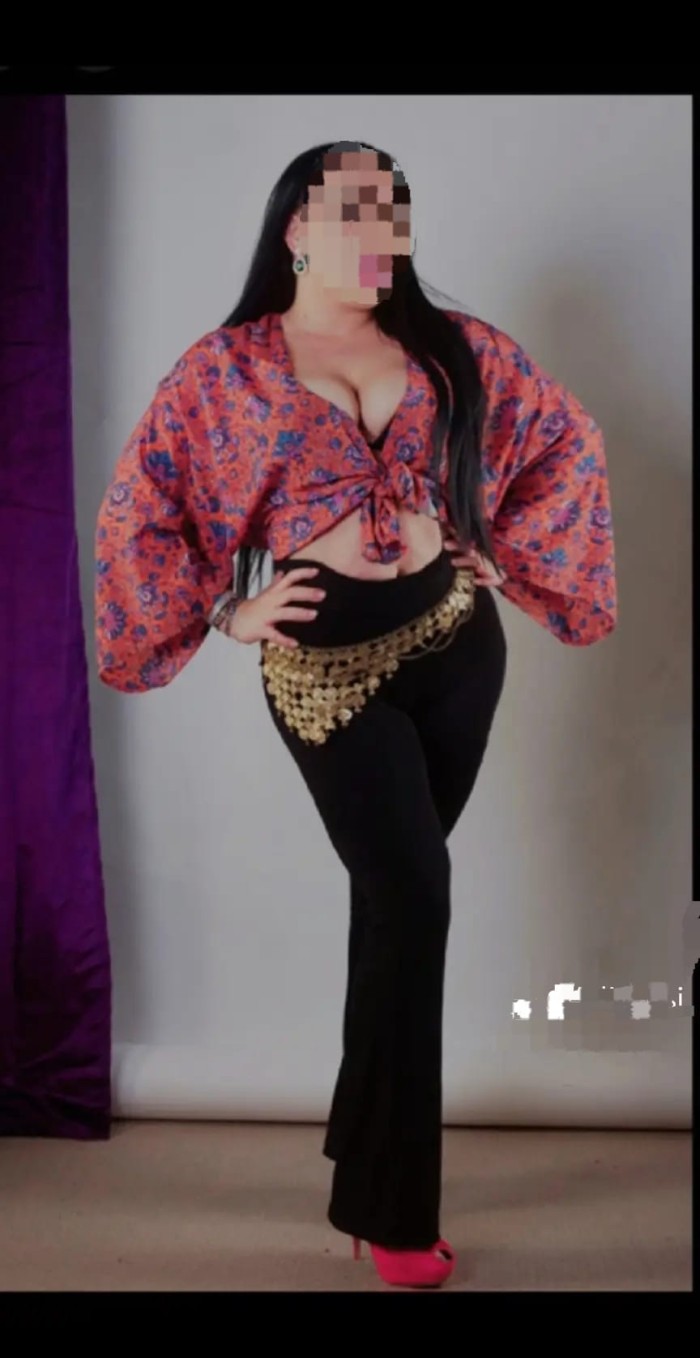 TU DIABLITA ARABE MUY COMPLACIENTE, SALIDAS