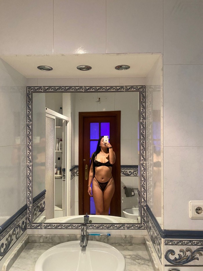CHICA SCORT DISPUESTA A MAMAR VERGAS
