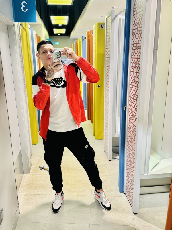 HERMOSO MODELO COLOMBIANO RECIÉN LLEGADO A TU PAÍS