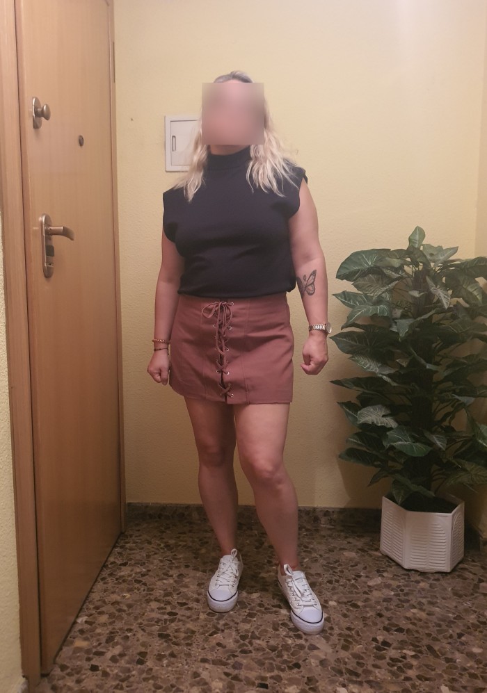 Rubia caliente empotrame a cuatro patas