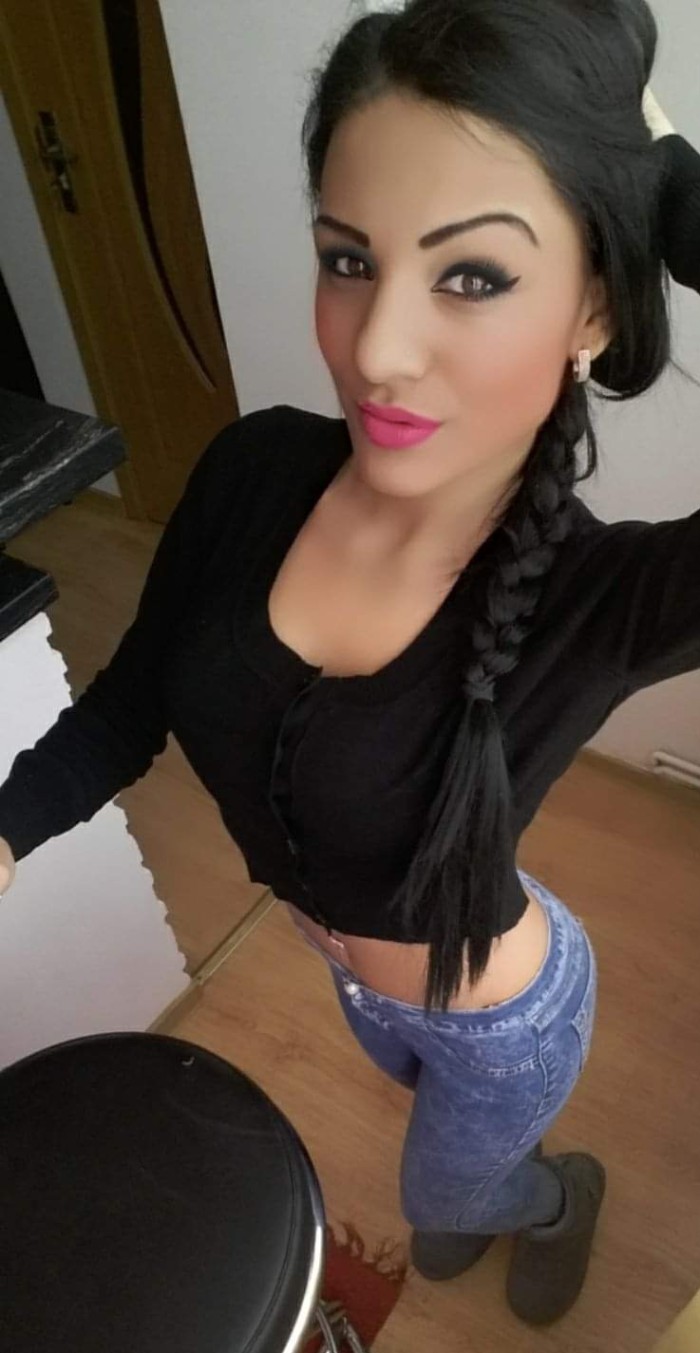Morenaza muy sexy Aisha
