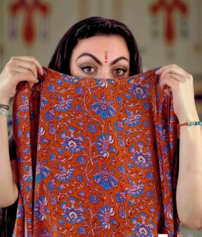 VEN A TOCARME YA ESTOY MOJADITA PARA TII.. SALIDAS