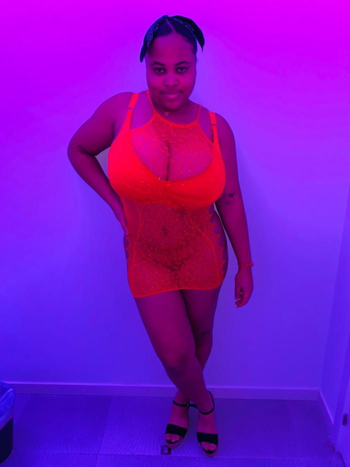 1** MORENA DE ESCANDALO CON GANAS DE FOLLAR