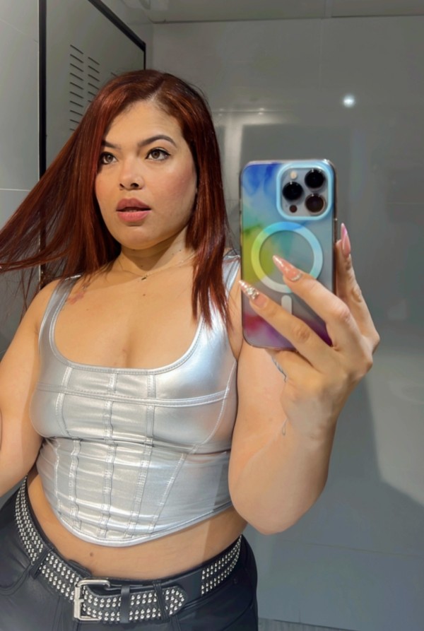 Colombiana Fiestera entregada complaciente