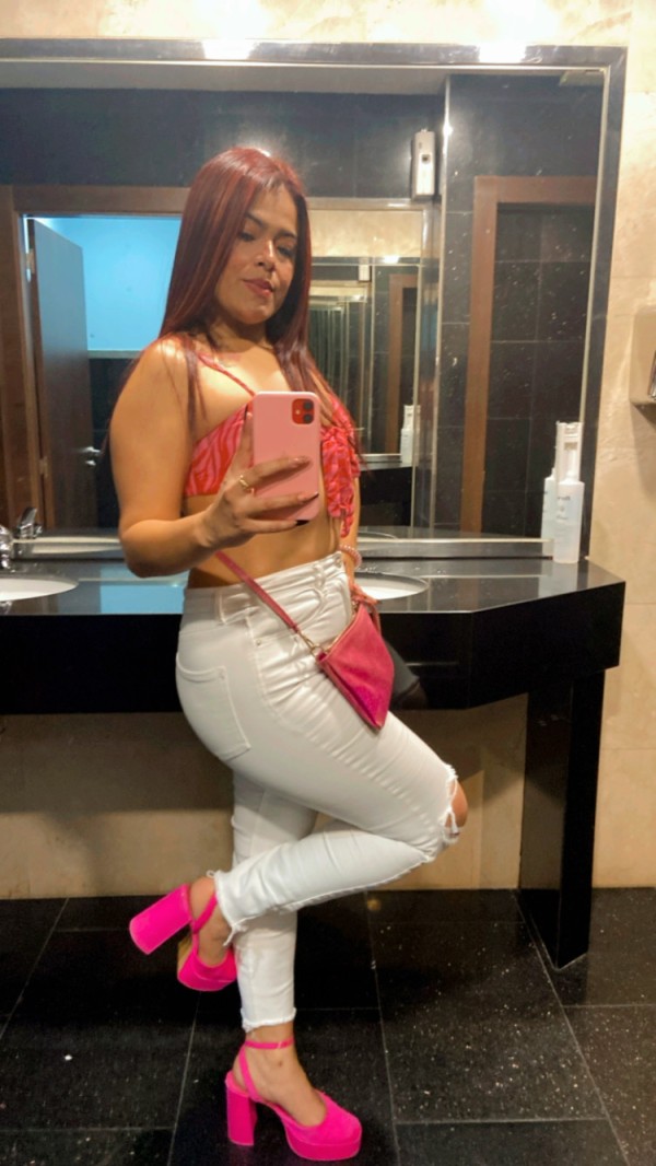 Colombiana Fiestera entregada complaciente