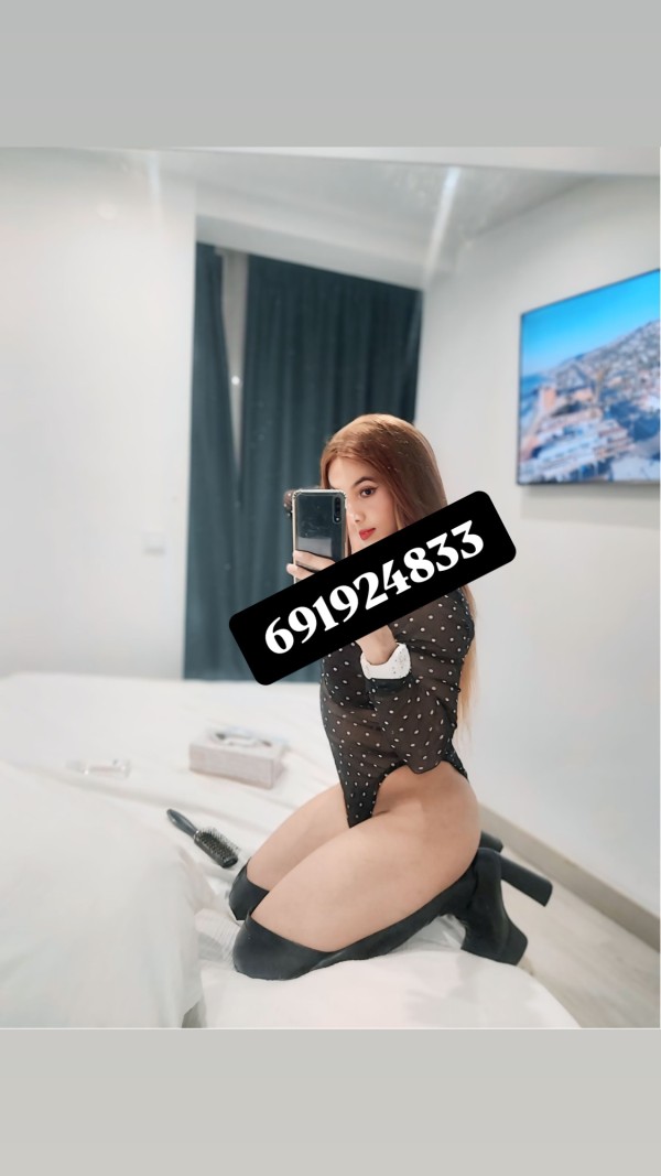 FOTOS REALES!!Trans rubia delgada sexy elegante fiestas poppers