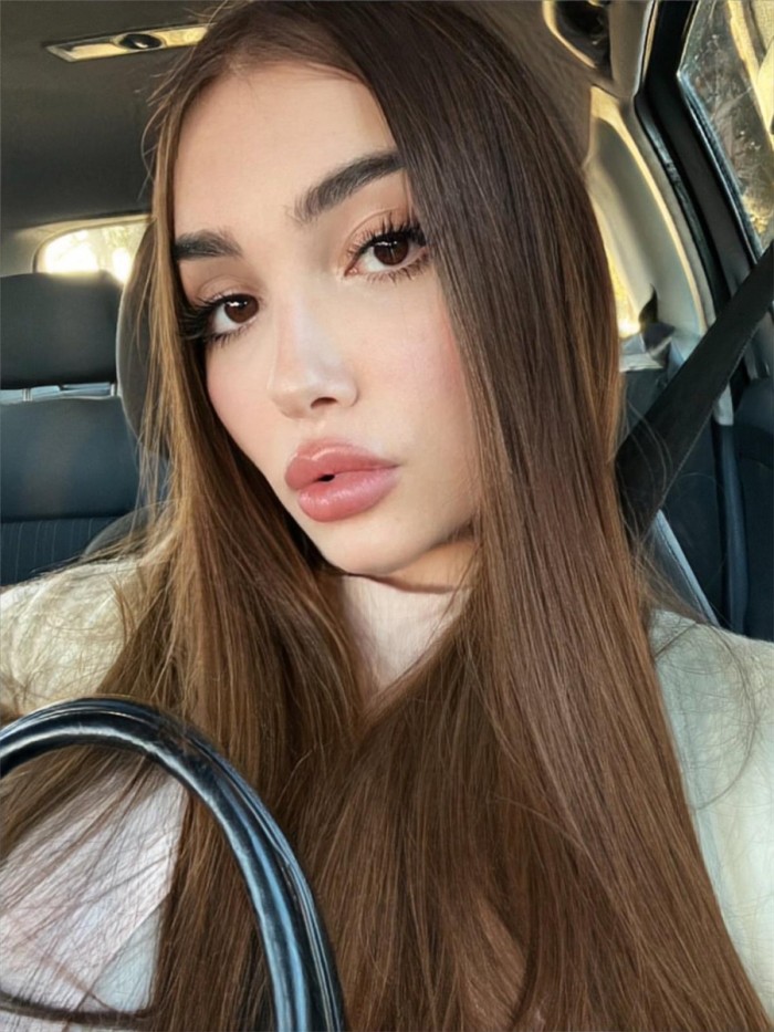 ***CHICA TRANS MUY SEXY CON GANAS DE FOLLAR