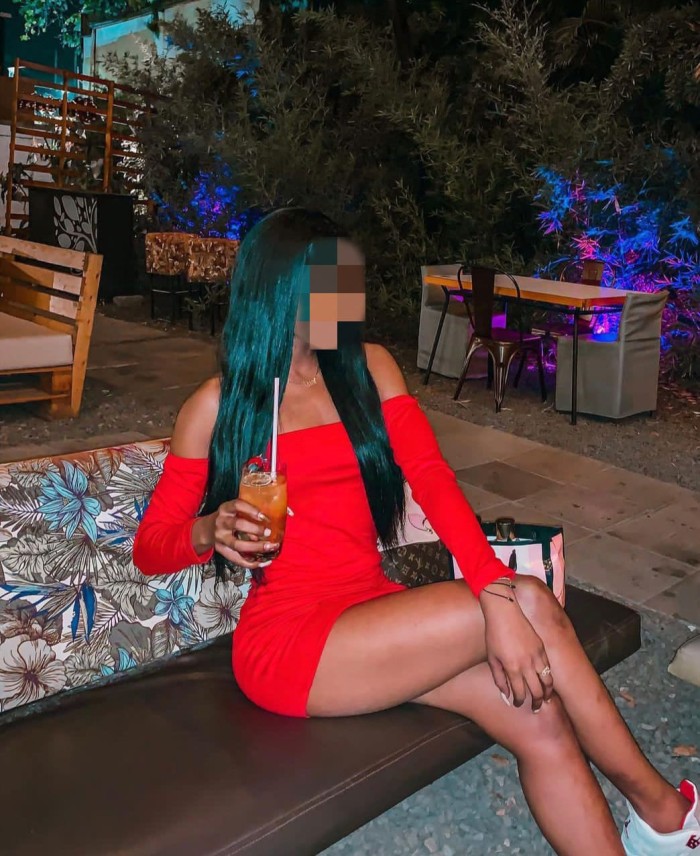 Lorca Eva morenaza jovencita cariñosa Colombiana