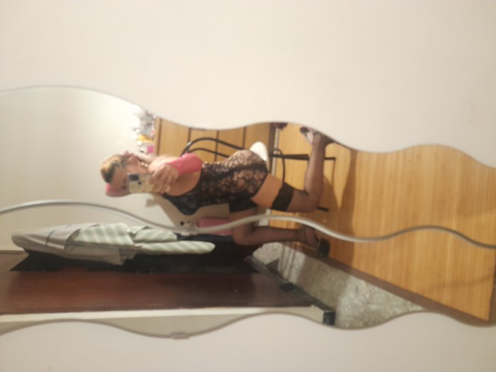 Recién llegada guarra y morbosa cachonda