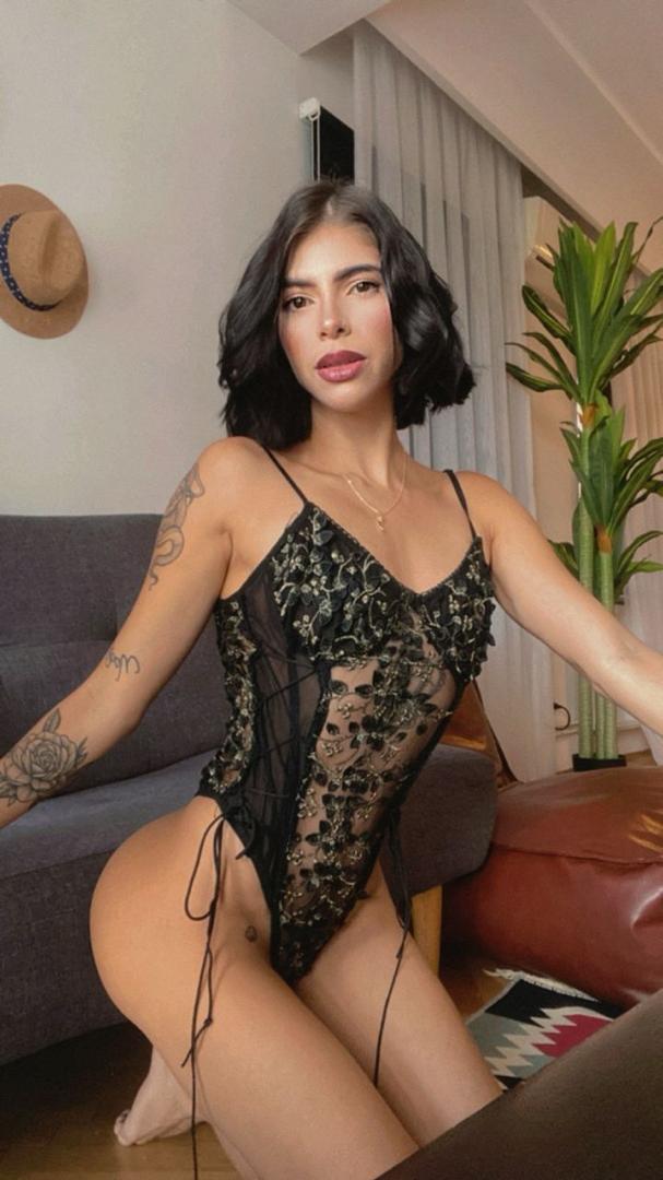 Cleo muy delgadita recién llegada