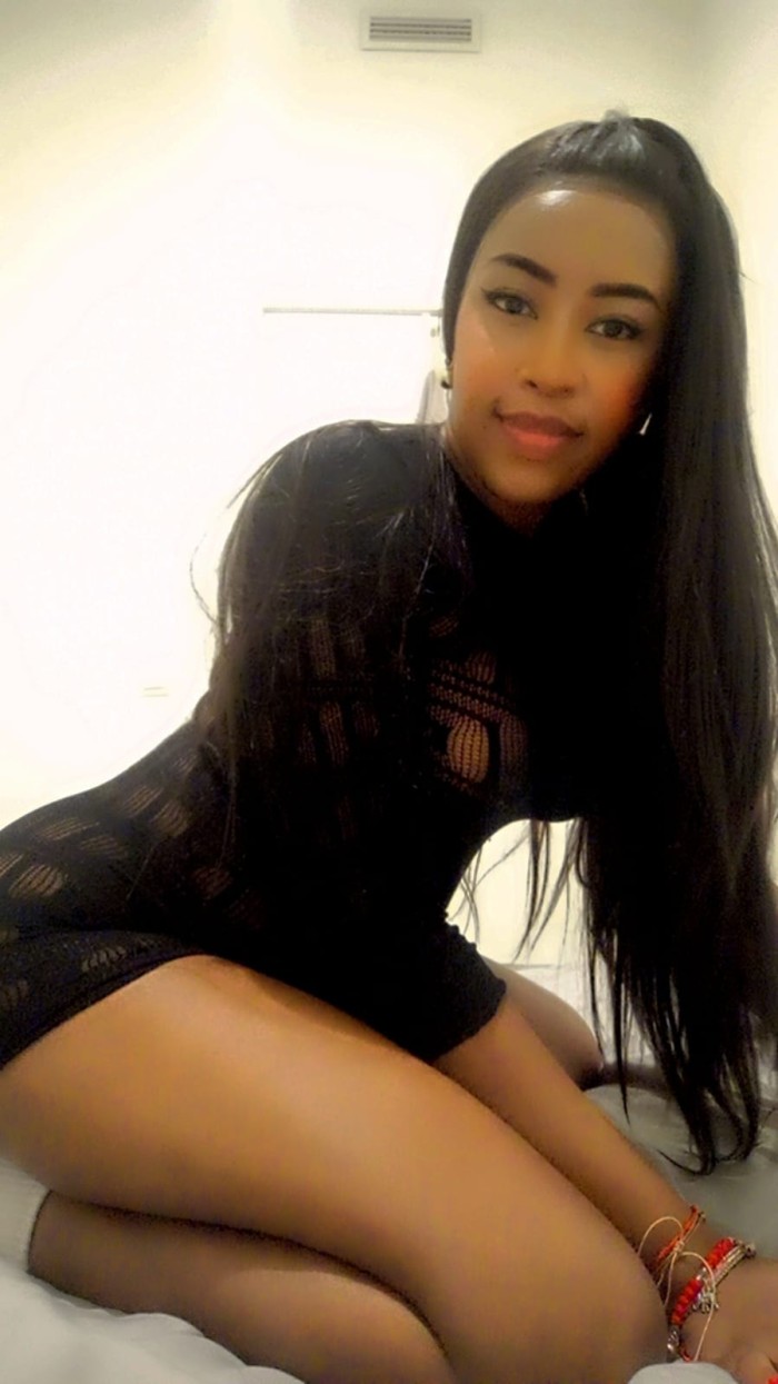 COLOMBIANA TRAVIESA Y CON GANAS DE SEXO