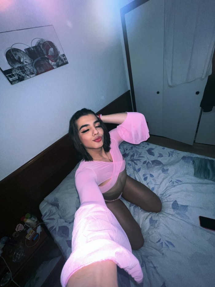 TRANS CON CULO APRETADITO Y 20CMT