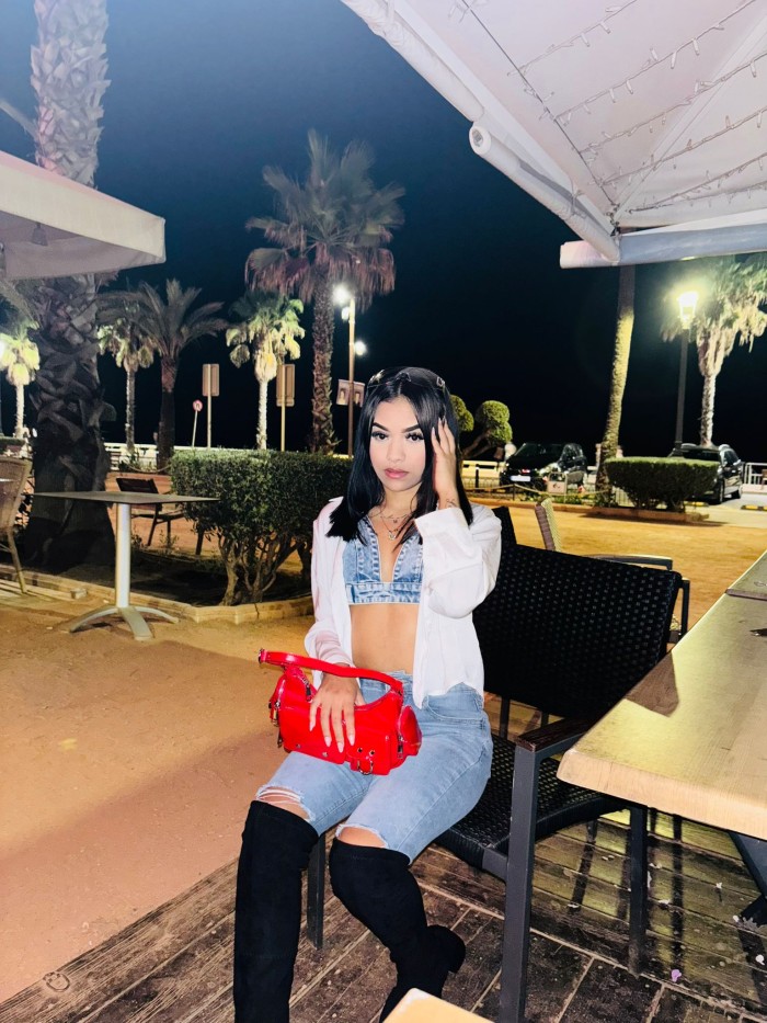 DULCE Y DIVERTIDA (VIA JULIA)