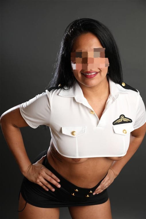 VEN A MI CASA Y HAZME TUYA …