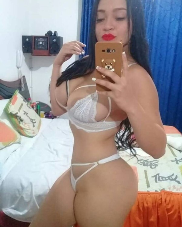 Juguetona divertida sexi fiestera discreta