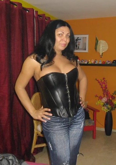 TRAVESTI MORENAZA FIESTEIRA CLAVADORA JUGUETONA