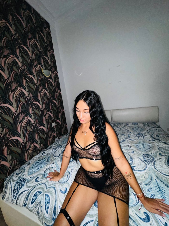 jovencita delgadita y muy activa