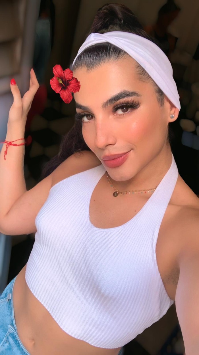 MEGAN TRANS CON POLLON VENOSO TRAGA LECHE Y BABOSO