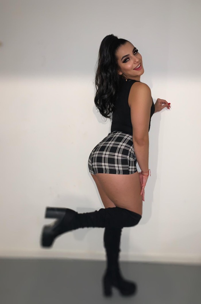 MEGAN TRANS CON POLLON VENOSO TRAGA LECHE Y BABOSO