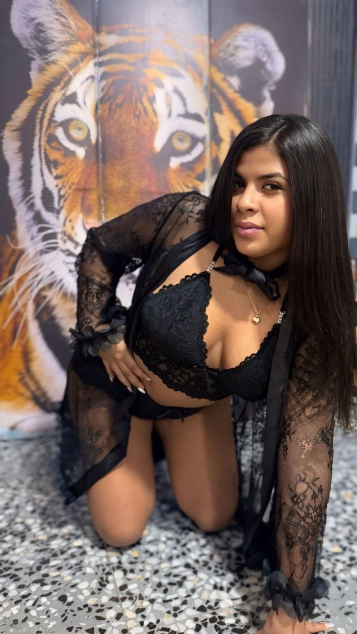 COQUETA DIVERTIDA Y JUGUETONA