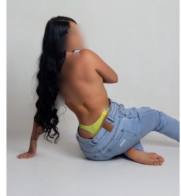 Karime, la cubana que encenderá tu deseo en Almendralejo