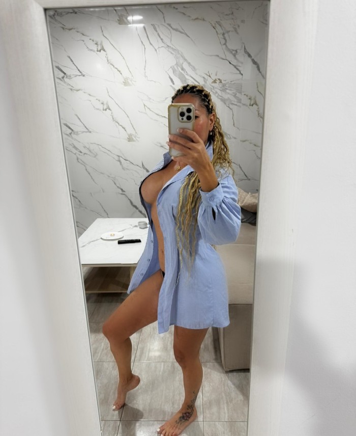 Implicada , trato de novio , complaciente