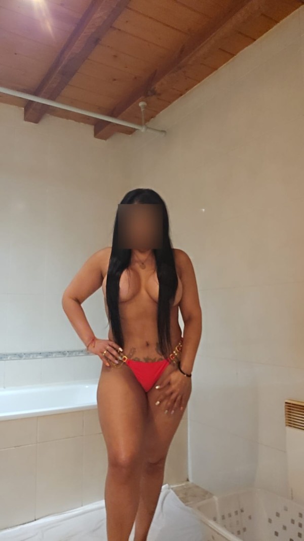 SAMANTHA CALIENTE FIESTERA MUY DIVERTIDA