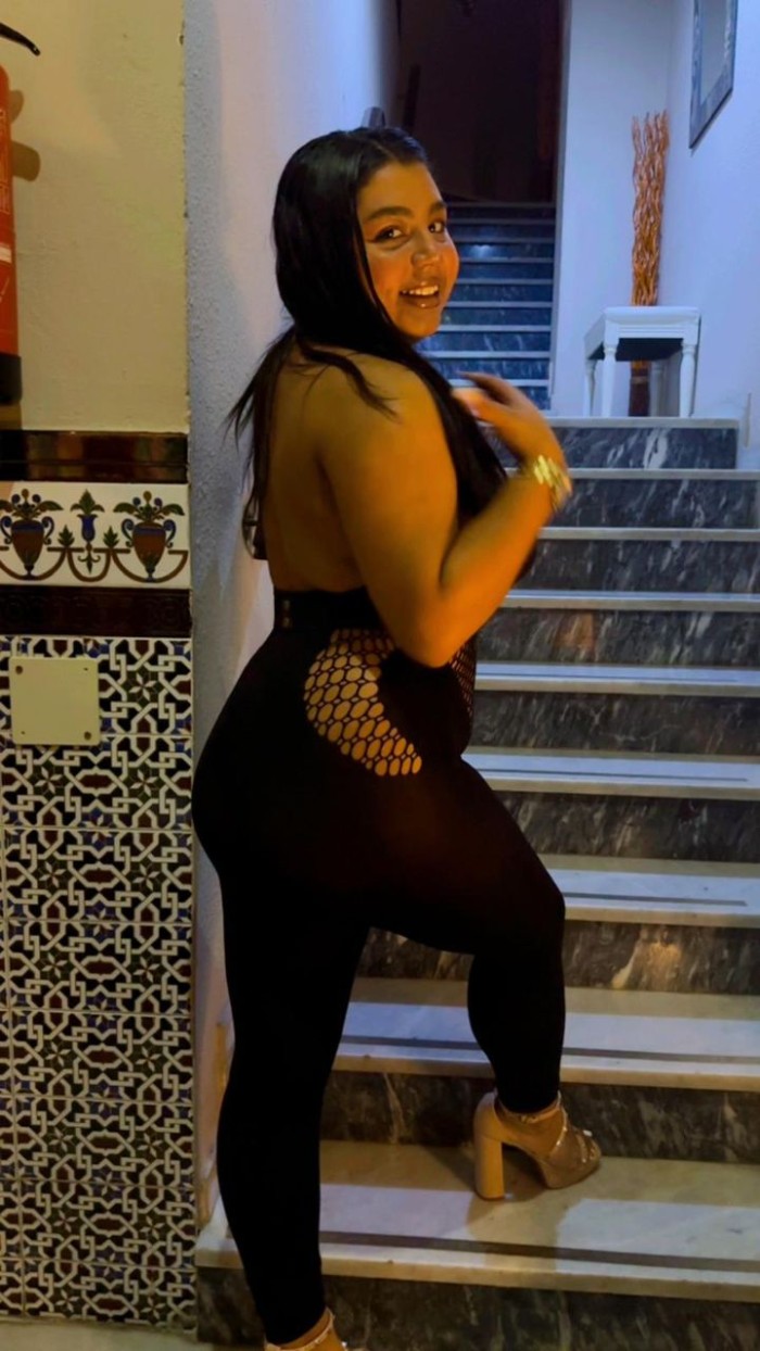 JOVENCITA VENEZOLANA MUY CALIENTE Y CACHONDA!!