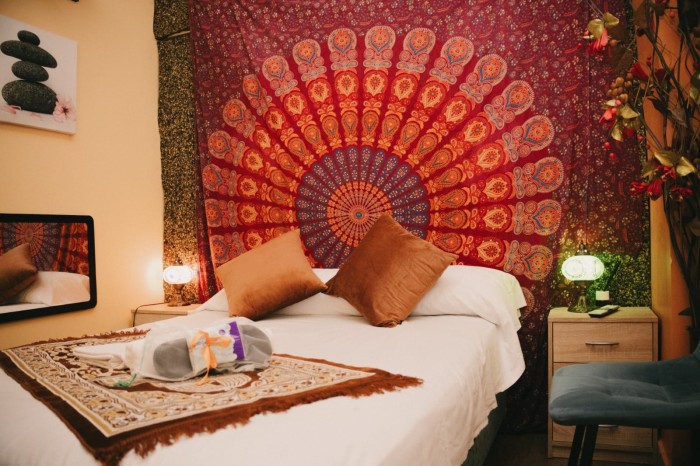 Se alquila habitación para parejas por horas o noche s!!