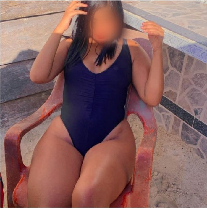 Jovencita cachonda, busco macho que folle duro