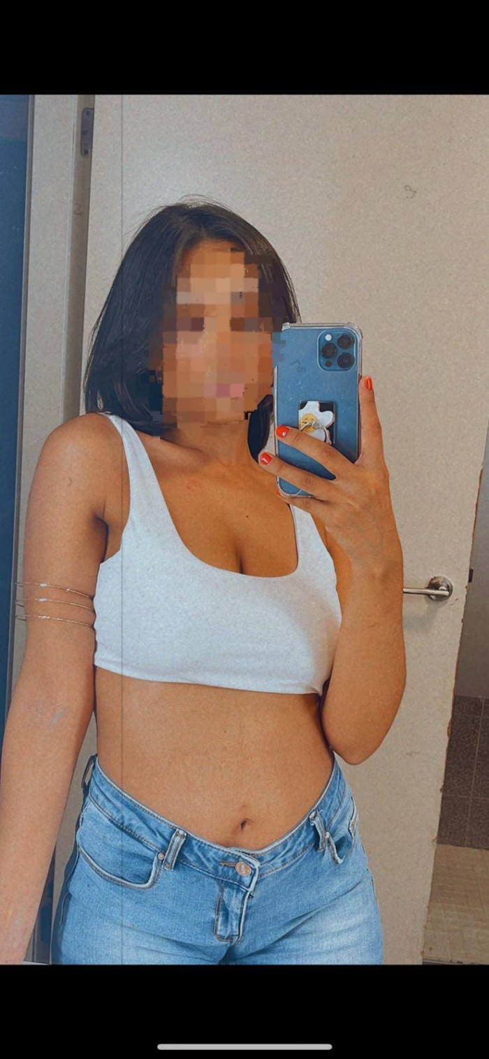 SENSUAL Y DESCOMPLICADA / SALIDAS