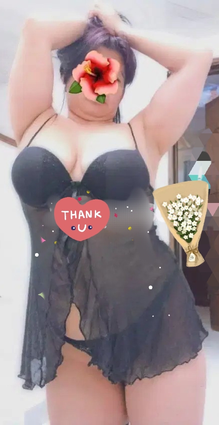 Dama madurita elegante complaciente