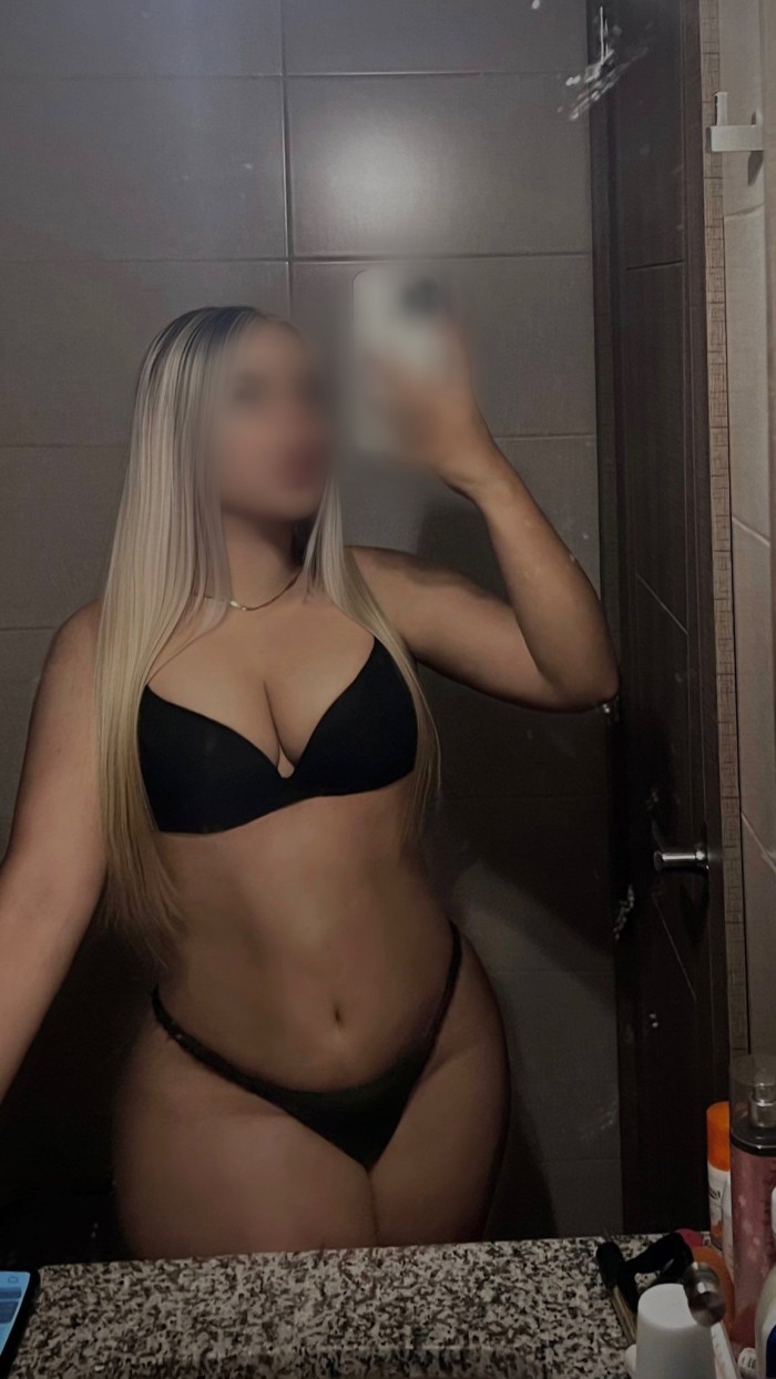 RECIÉN LLEGADA FIESTERA NINFOMANA SALIDAS SEXO.