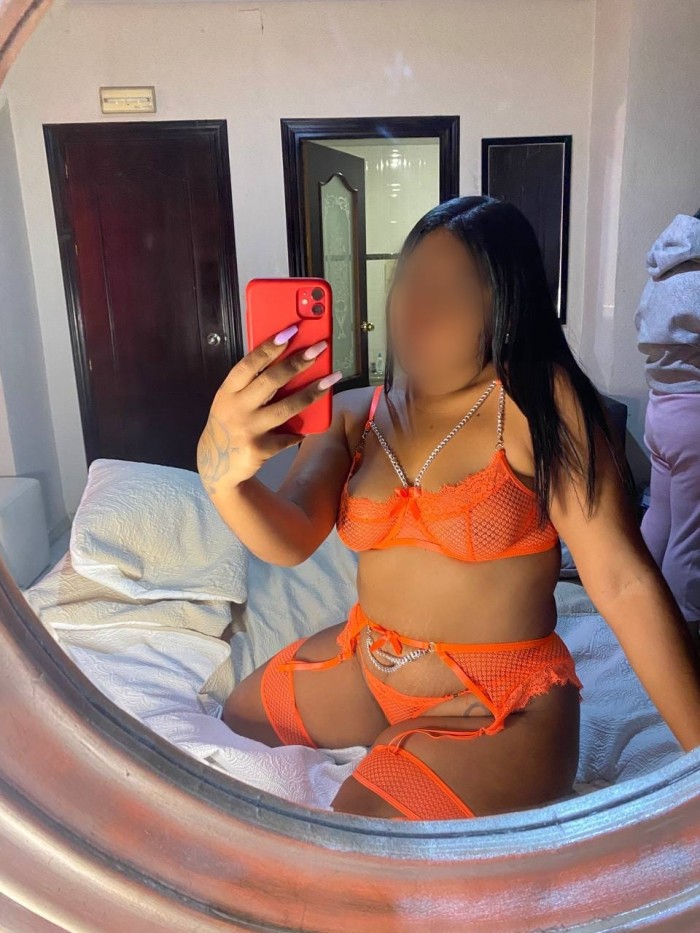 LISTA PARA PASAR CONTIGO LA MEJOR DE LAS NOCHES, C