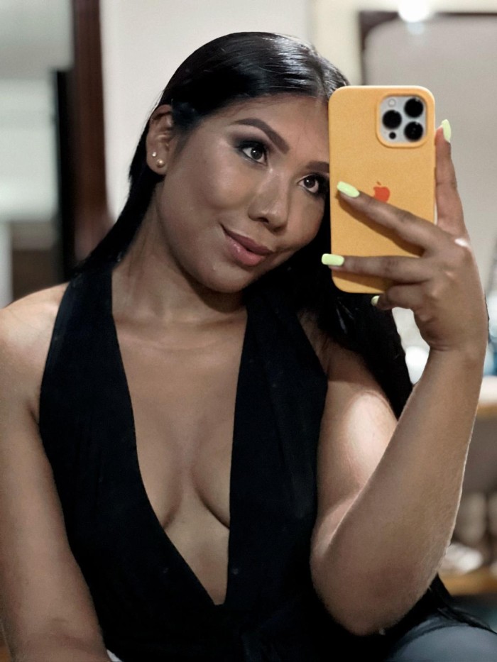 CACHONDA ME ENCANTA COGER Y QUE ME PONGAN