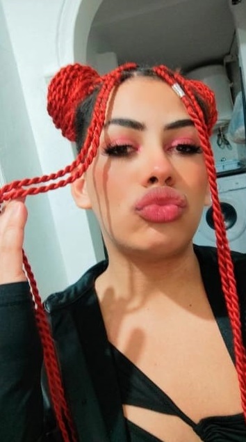 DESCUBRE TODO EL PLACER SEXUAL ENTRE MIS PIERNAS