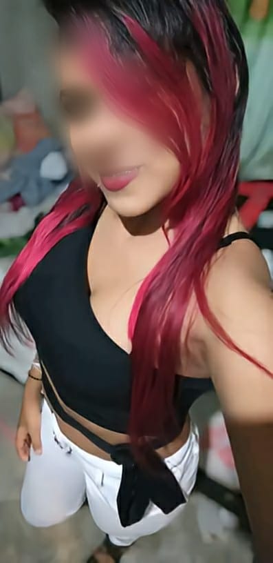 Golfa de 19 AÑOS con ganas de sexo y leche