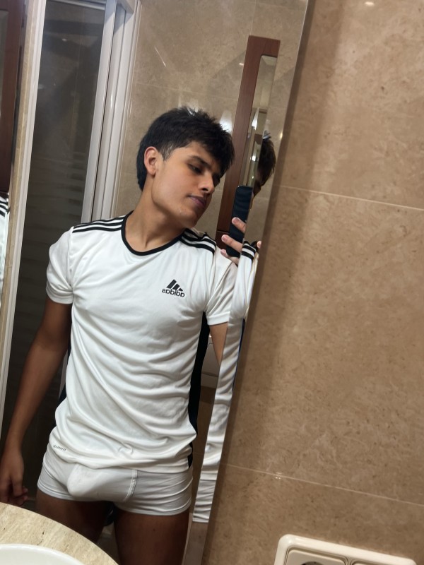 Jonas chico colombiano
