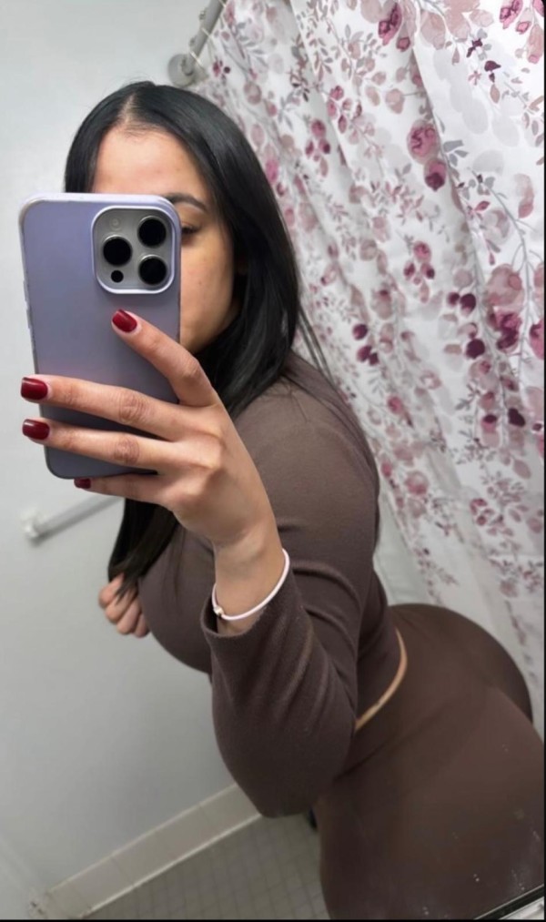 IMPLICADADESEOSA ARDIENTE CON GANAS DE TODO