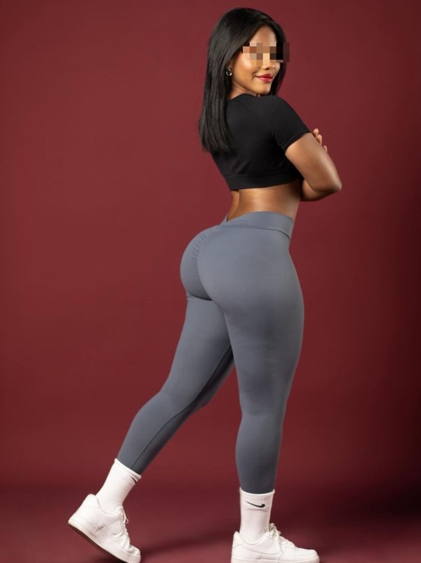 Dulce y cariñosa mulata