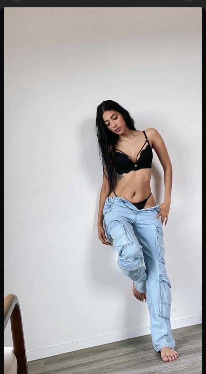 Jovencita con ganas de FIESTA