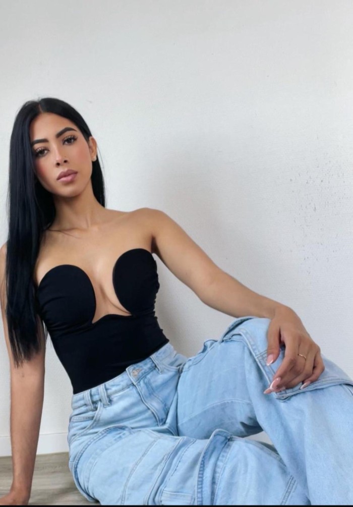 Jovencita con ganas de FIESTA