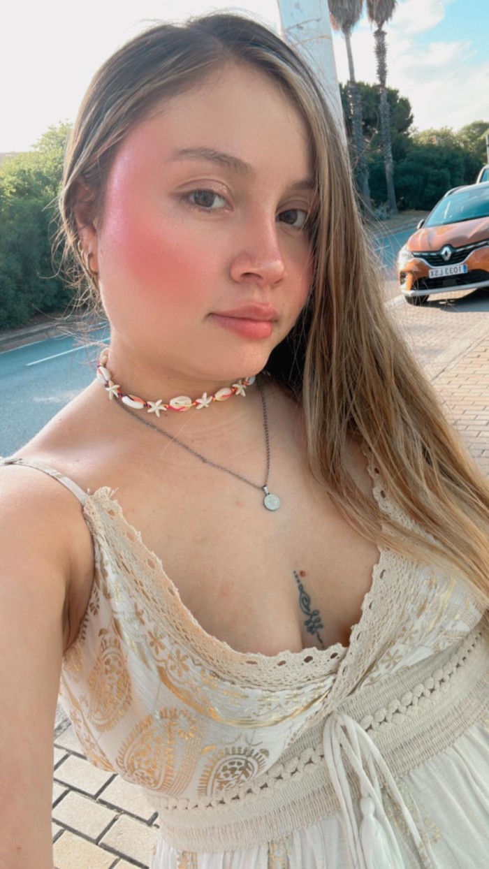 Rubia seductora en torrassa