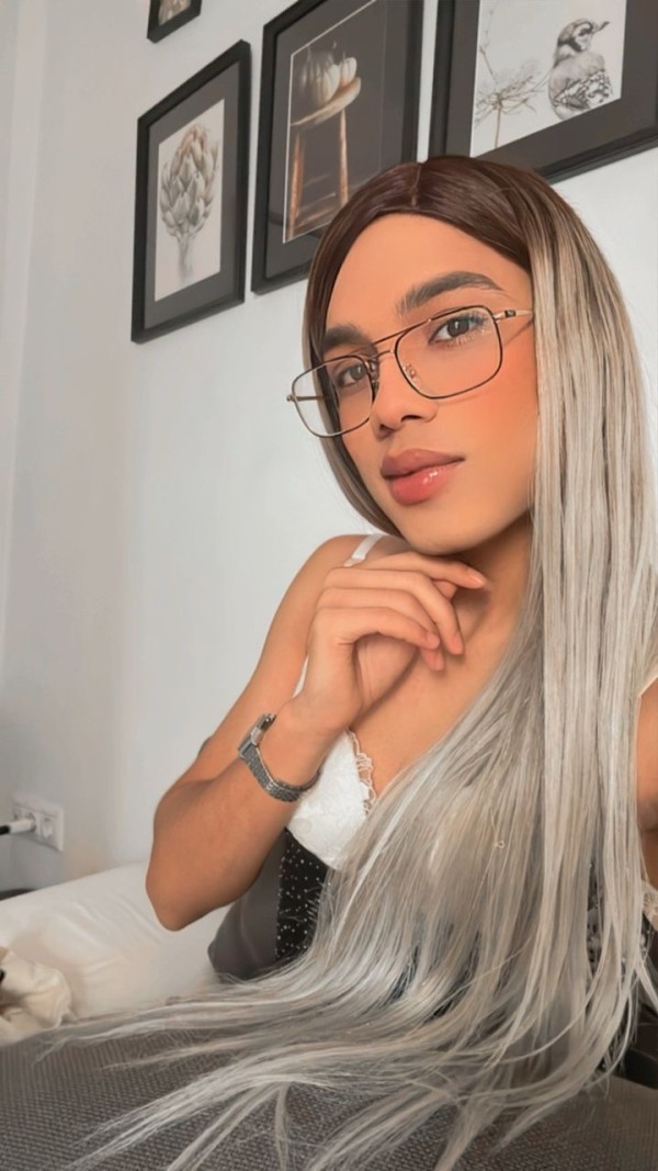 LUNA 20 AÑOS POLLITA VERSATIL