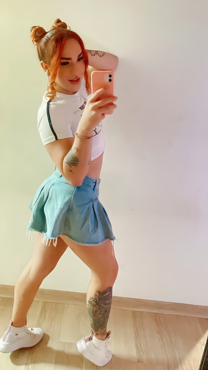 CHICA TRTANS CON GANAS DE TOMAR LECHITA