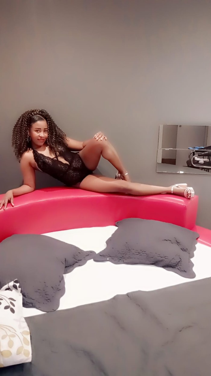 SOMOS 3 AMIGAS MUY FOGOSAS Y CON GANAS DE SEXO