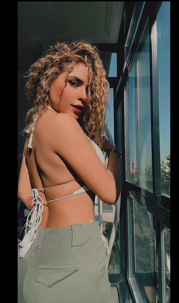 LATINA ARDIENTE